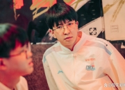 九游体育-球员超神表现，实力对抗呈现白热化状态