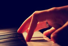 九游体育APP下载-黄海怒涛撼中原！青岛无畏亮剑，铁血对决河南建业