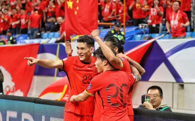 广岛三箭队斗志昂扬，晋级在望！的简单介绍