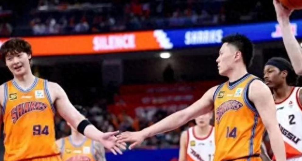 上海男篮掀翻对手,连胜场场稳定的简单介绍 上海男篮掀翻对手,连胜场场稳定的简单介绍