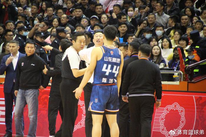 西藏男篮实力强劲，成功战胜山东队的反扑