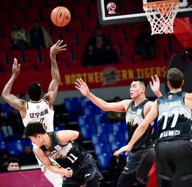 辽宁队外援表现神勇，带领球队取胜