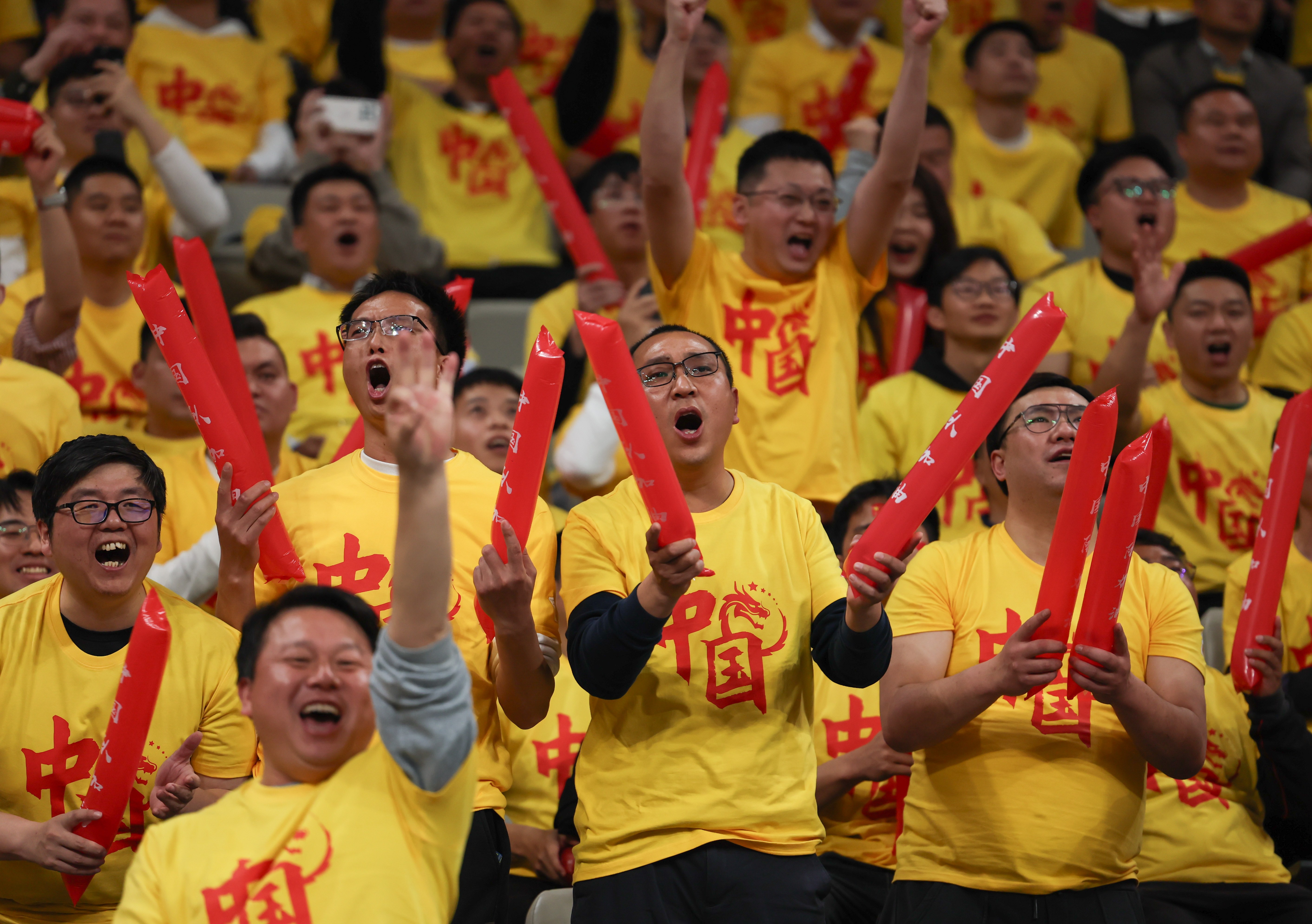 比赛中球队表现抢眼,赢得广大支持 比赛中球队表现抢眼,赢得广大支持