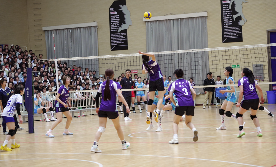 包含热情激烈，两队士气高昂，争分夺秒的词条