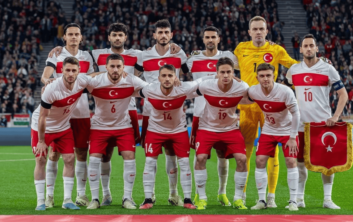 包含欧洲杯预选赛战火激烈,球队士气高昂的词条 包含欧洲杯预选赛战火激烈,球队士气高昂的词条