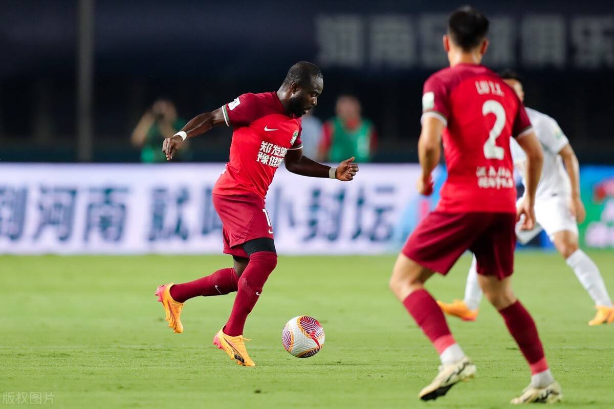 包含申花连续两战告负，下滑至中游位置的词条