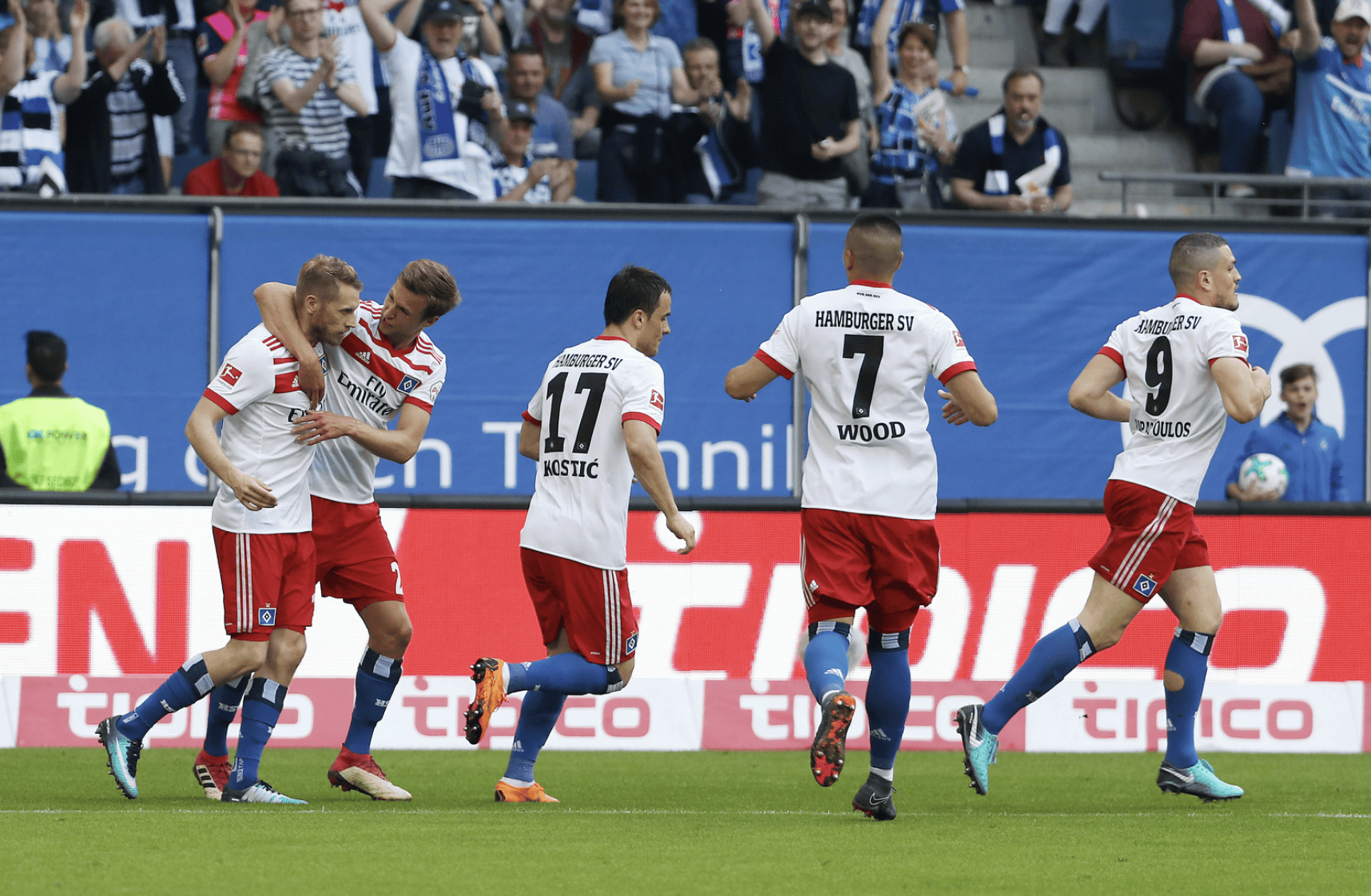 关于汉堡重整阵容，球迷期待新援带来改变的信息