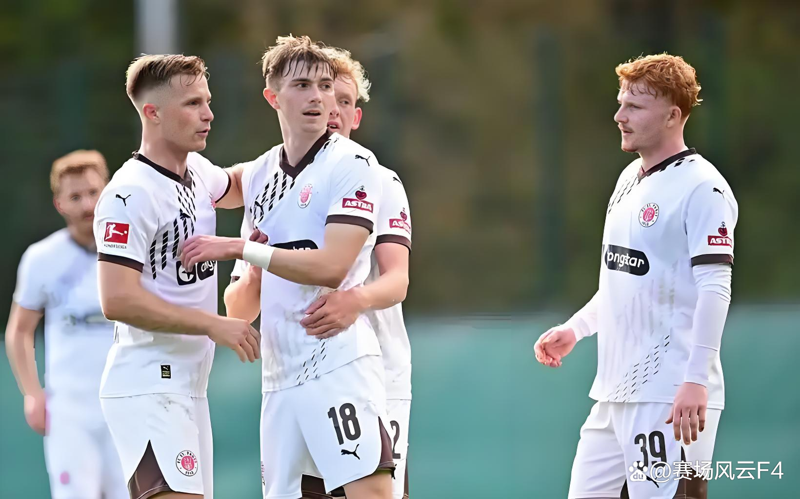 美因茨遭遇波折，艰难取胜的简单介绍