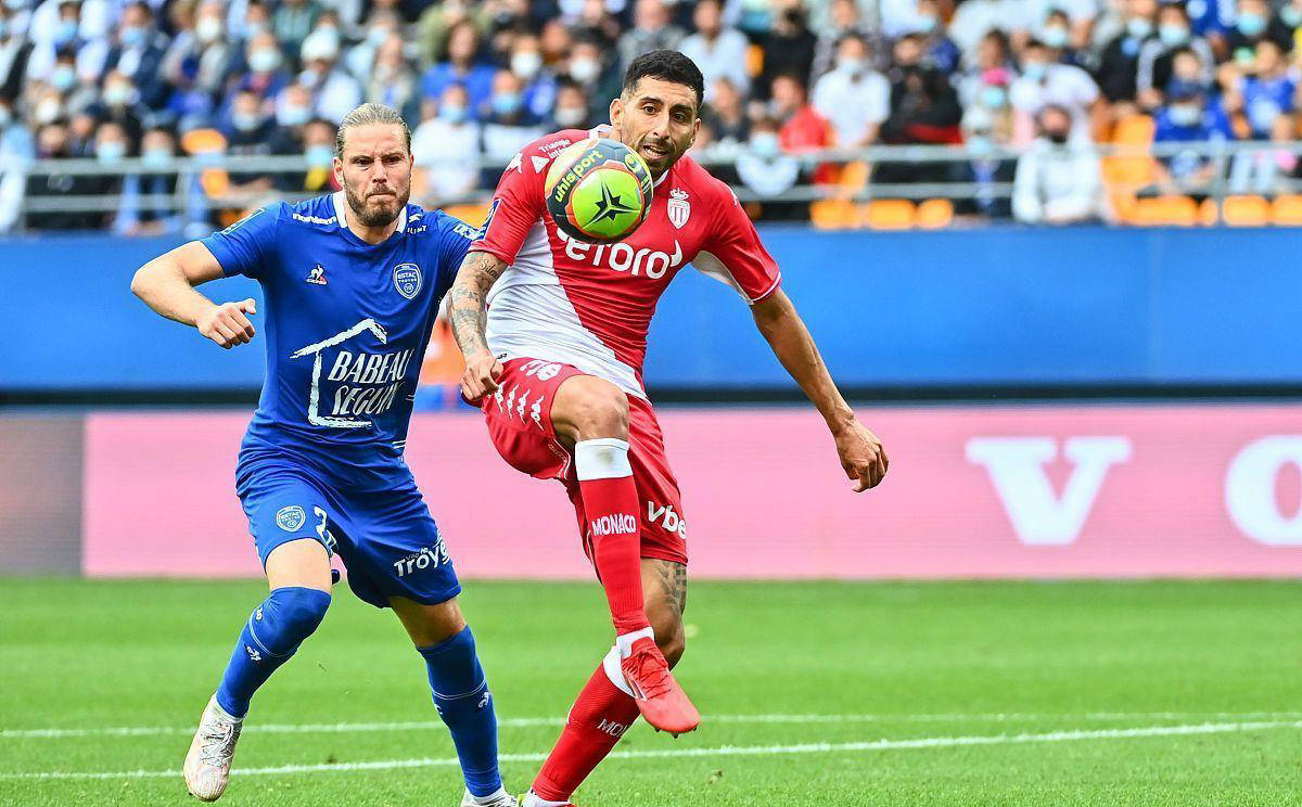 美因茨遭遇波折，艰难取胜的简单介绍