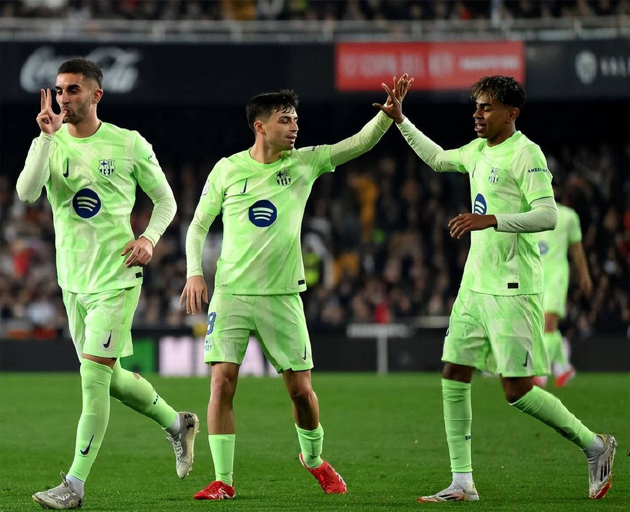 瓦伦西亚主场告捷，晋级希望渺茫的简单介绍