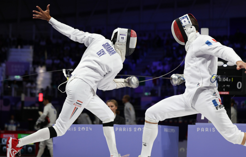 芬兰选手在击剑比赛中遭遇失利 芬兰选手在击剑比赛中遭遇失利