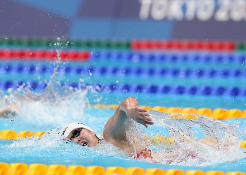 瑞典名将夺得游泳比赛铜牌的简单介绍