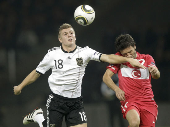 精彩不断!欧洲杯预选赛掀起激情风暴 精彩不断!欧洲杯预选赛掀起激情风暴