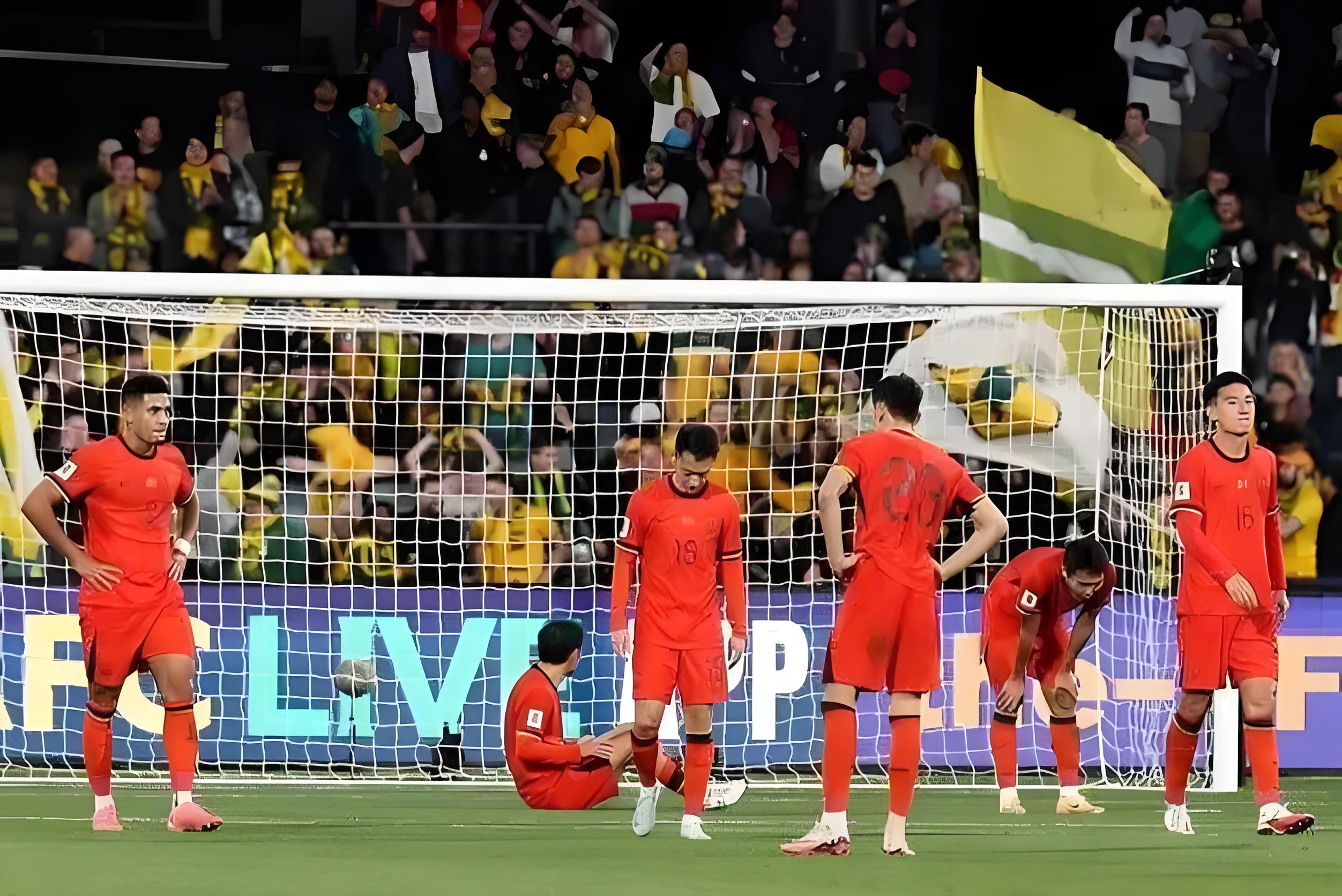 强队遭遇出局，球迷纷纷表示失望与沮丧