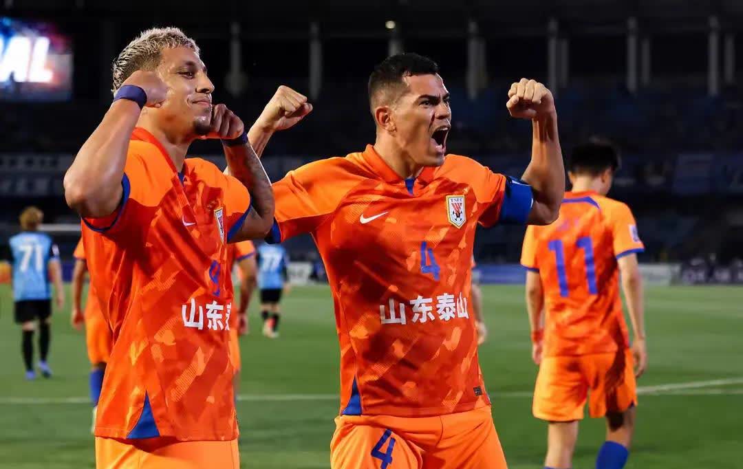 上港队员备战浦项欲取得重要胜利