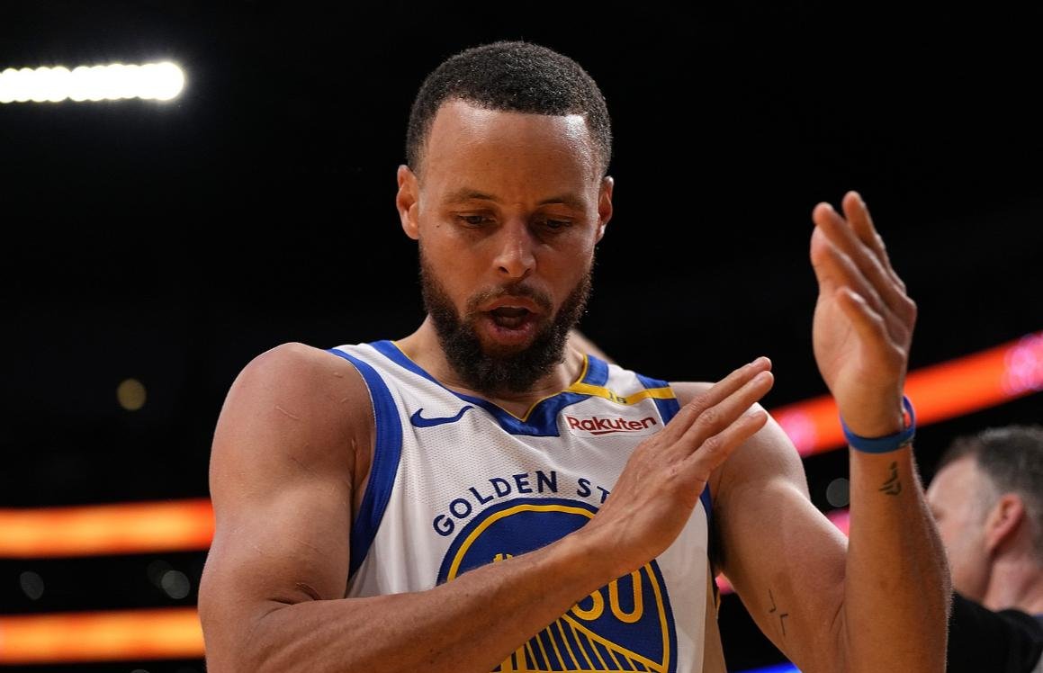 包含勇士防守端表现亮眼,球队状态逐渐回升的词条 包含勇士防守端表现亮眼,球队状态逐渐回升的词条