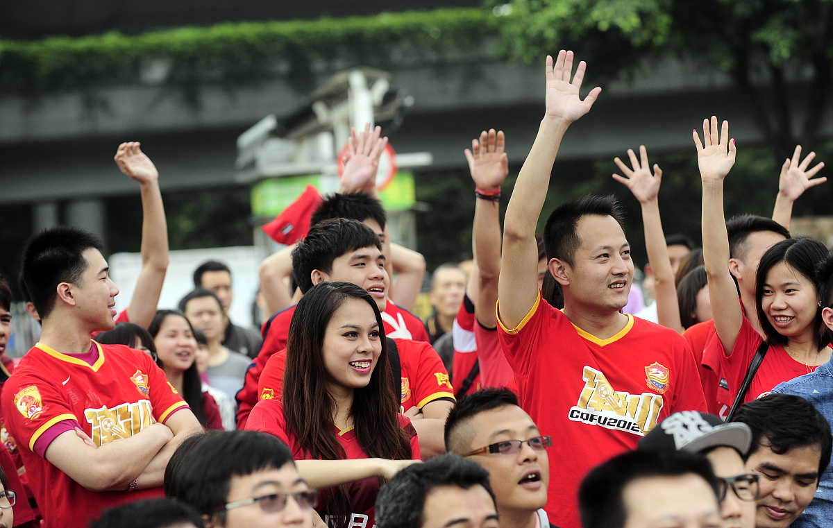 福建队员作战英勇，引爆球迷热情的简单介绍