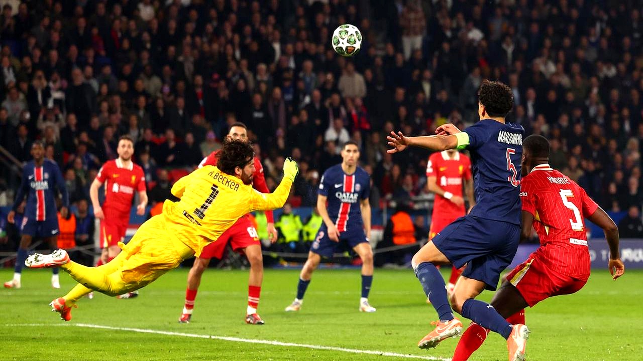 卡利亚里门将神勇扑救，助球队击败强敌