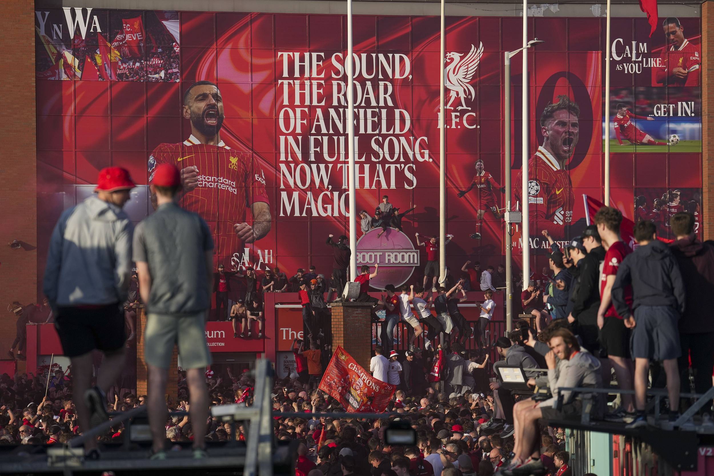 曼联大胜热刺，继续追赶前四，反弹迹象明显