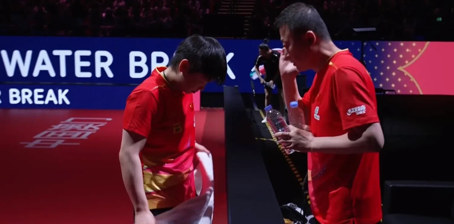 荷兰队横扫对手锁定小组头名,实力差距明显 荷兰队横扫对手锁定小组头名,实力差距明显