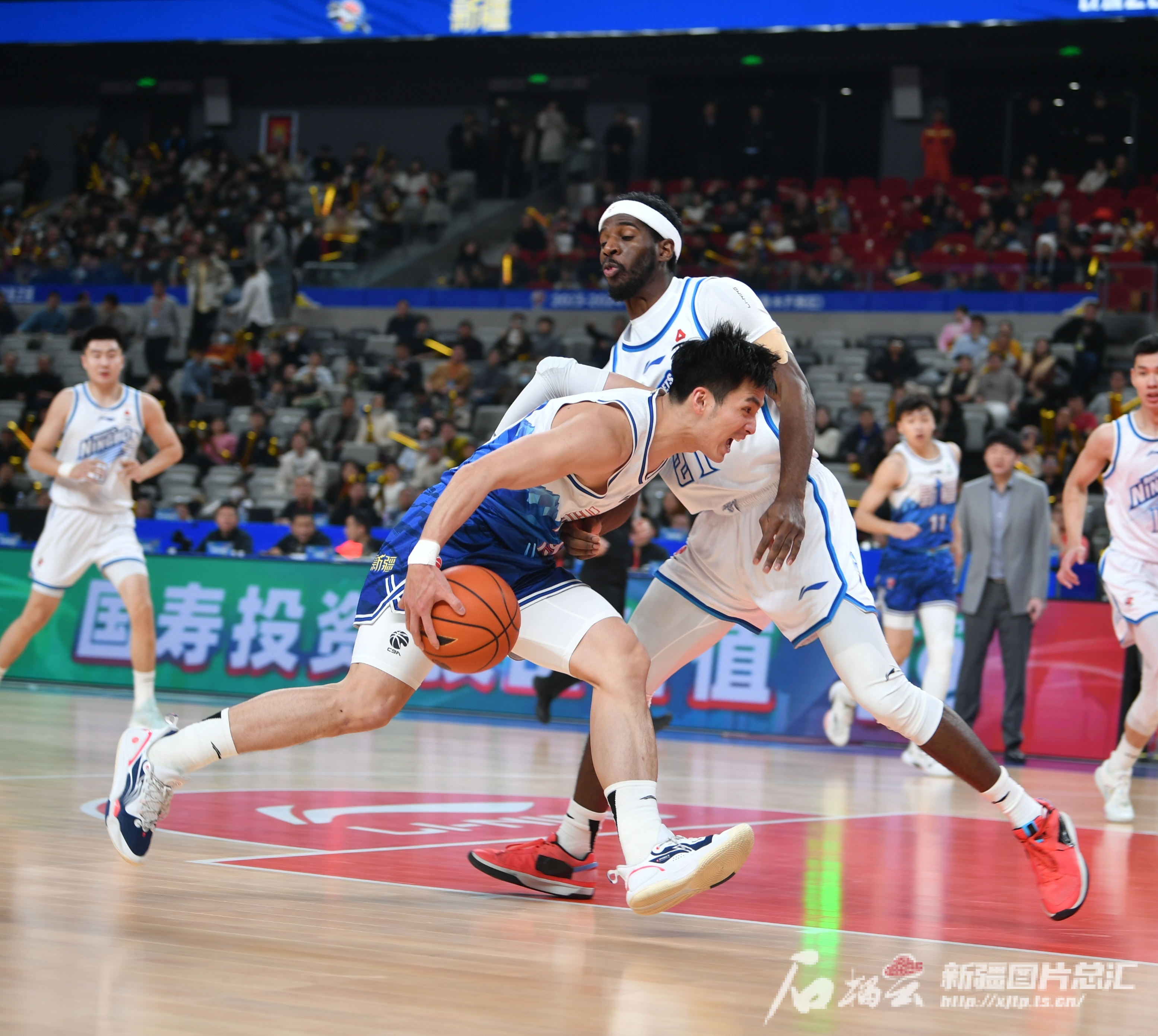 关于新疆男篮阵容进一步强化,欲称霸赛场的信息 关于新疆男篮阵容进一步强化,欲称霸赛场的信息