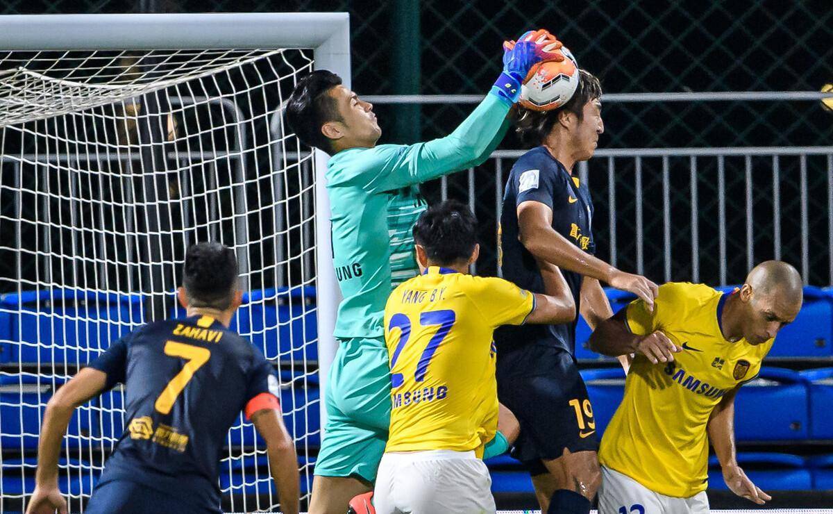 关于江苏苏宁客场击败广州富力，稳固战绩的信息